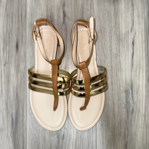 Calvin Klein Women's Gold Tan Sabia Strap Sandals 8.5 - Picture 2 of 6
